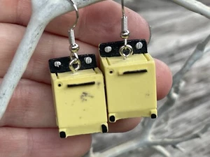 Mini Washer And Dryer Earrings (w/defect) - Picture 1 of 6
