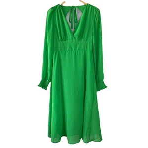 Neu mit Etikett Melloday Midikleid mit VNeck Kelly grün Größe Medium - Bild 1 von 12