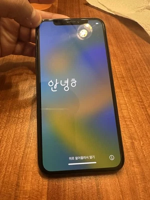 Apple iPhone X - 64 GB - Space Gray (Unlocked) - Image 1 of 4