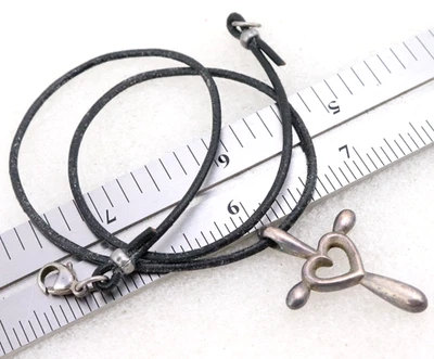 Collar Colgante Cruz Corazón Retirado Amor Eterno Plata Esterlina James Avery Foto 1 de 4