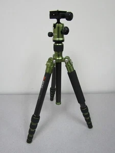MeFOTO RoadTrip C1350Q1G Travel Tripod Kits - Green - Max Load 17.6 lb - Picture 1 of 12