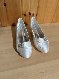 Women’s Bridal Shoes - Picture 1 of 4