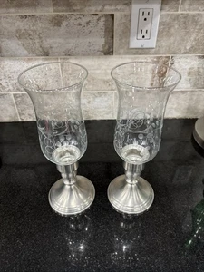 Vintage Set Hurricane geätztes Glas Kerzenhalter Netz Zinn gewichtet 11 Zoll - Bild 1 von 8