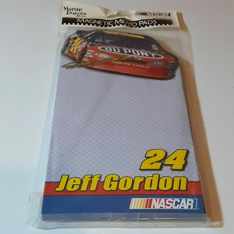Jeff Gordon collectible #24 NASCAR 60 magnetic memo pad sheets...NEW Cover