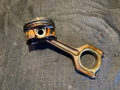 Pistón y biela BMW 328i 428i N20 2,0 L 12-16 Foto 1 de 4