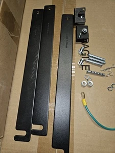 Kit de accesorio de escalera de cable American Power Conversion APC AR8166ABLK completo - Imagen 1 de 7