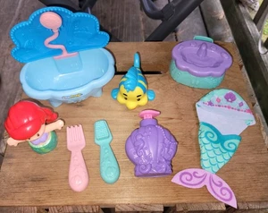 Fisher Price Little People Little Mermaid Bathtime Ariel Plaunder Juego Juguete - Imagen 1 de 10