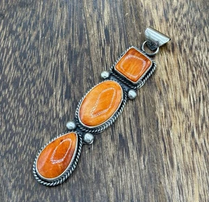 Native Navajo Handmade Sterling Silver Spiny Oyster Shell Drop Pendant - Picture 1 of 3