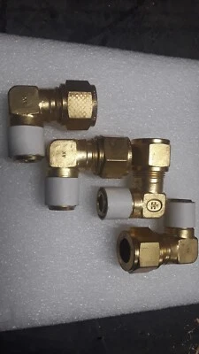 Qty 4 Hoke 8LM6BR 90deg 1/2 tube x 3/8" mnpt 8LM6-BR - 60 day warranty - Image 1 of 2