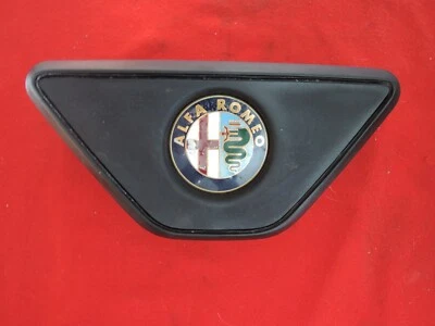 ALFA ROMEO Serie 3 SPIDER Usado Original Parachoques Delantero CENTRO "Parrilla" PAD Foto 1 de 4