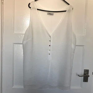 SOON Cream V Neck Blouse Stripe Size 16 Sleeveless Lightweight Smart - Picture 1 of 11