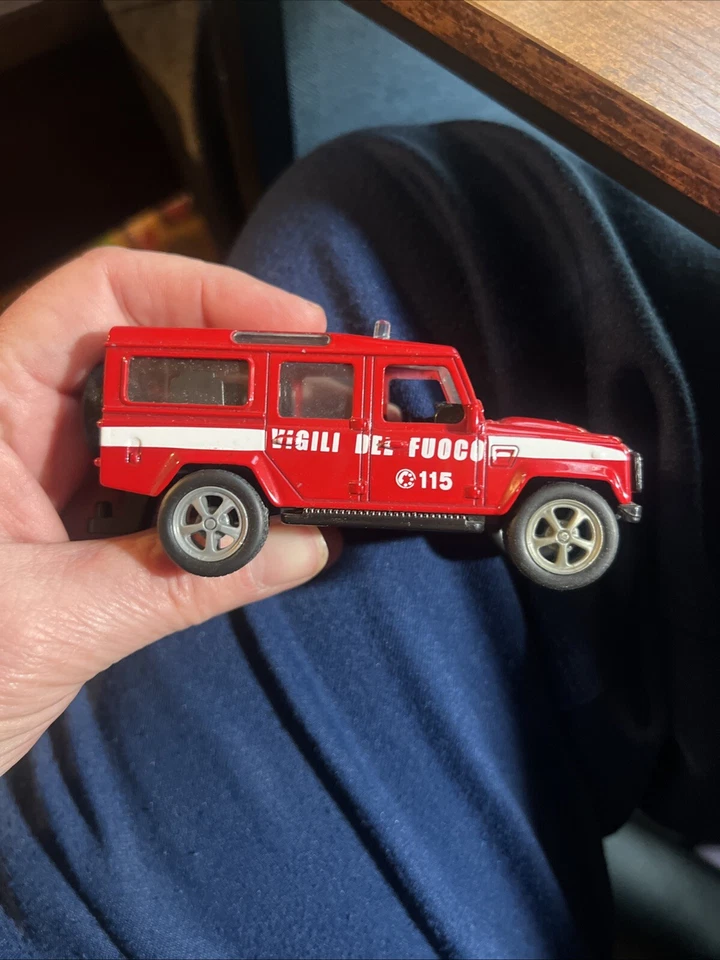 Newray Land Rover Defender 110 Red "Vigili Del Fuoco #115 Red - Image 1 of 4