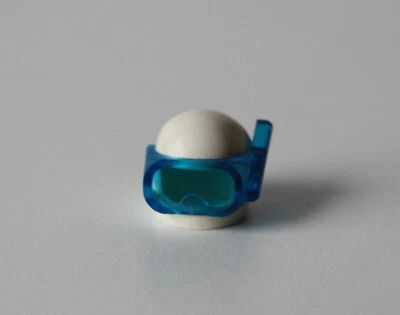 1x LEGO Technic Figuren Helm weiß, Visier Aquan. transparent blau Kopfbedeckung - Bild 1 von 4