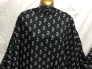 *NEU* Glatte schwarze Polyesterbasis Designer Druck Kleid/Handwerk Stoff *KOSTENLOSER VERSAND* - Bild 1 von 9
