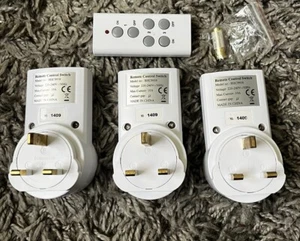 Remote Control Plug Set Of 3 - Picture 1 of 2