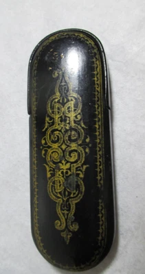 Antiguo estuche de gafas de papel maché negro pintado a mano diseño dorado victoriano 5" Foto 1 de 4