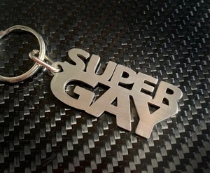 SUPER GAY Llavero Llavero Acero Inoxidable Orgulloso Regalo LGBT - Imagen 1 de 2