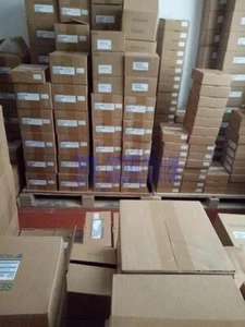 ONE Yaskawa servo motor SGMAV-01ADAB1 NEW - Picture 1 of 4