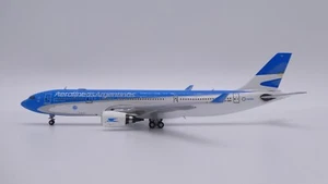 Aerolíneas Argentinas A330-200 Reg: LV-GHQ JC Wings 1:400 Diecast SA4020 (E+) - Picture 1 of 8