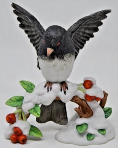 The Lenox Dark Eyed Junco Fine Porcelain Bird Figurine Leaf Snow Multicolor - Picture 1 of 3
