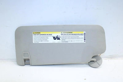 Parasol delantero derecho Buick Encore 17-22 con espejo iluminado 42698378 OEM Foto 1 de 4