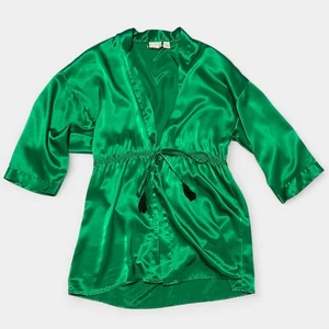 Victoria's Secret Vintage Green Satin Robe Size S Tassel Tie Waist Gold Label - Picture 1 of 15