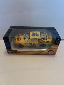 Hot Wheels #36 M&M's 2002 -1:24 Scale Pontiac Ken Schrader NASCAR Sealed - Picture 1 of 10
