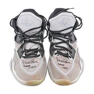 Aaron Boone Autographed Signed 2024 Game Used Nike Sneakers (Aaron Boone LOA) - Picture 1 of 7