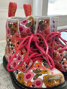 Dr. Martens Toddler Brooklee Pink Floral Boots- Toddler US Size 9 - Picture 1 of 7