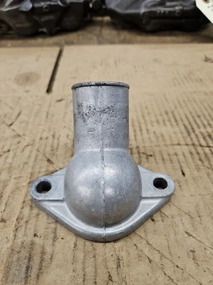 CARCASA TERMOSTATO ALUMINIO CHEVROLET CORVETTE CUELLO AGUA GM # 539366 Foto 1 de 4