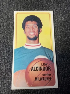 Lew Alcindor (Jabbar) 1970-71 Topps Card #75 Sharp-Well Centered-Nice Color - Picture 1 of 2