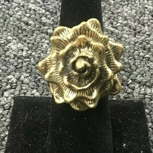 "LUCKY" Brand Antiqued Gold Tone Conch Sea Shell Spiral Ring - Size 7 - Picture 1 of 6