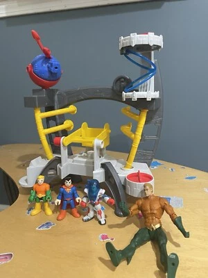 Imaginext Alpha Explorer w/ extra figures (shown) and ship (not shown)  - Image 1 of 4