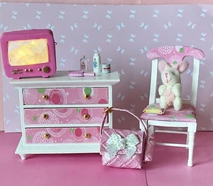1:12 Dolls House Nursery Furniture - Picture 1 of 2