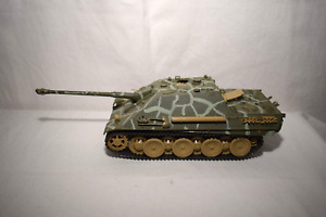 1:35 Panzer Jagdpanther gebaut teilbemalt