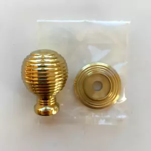 Pair of Carlisle M1003 Queen Anne Brass Drawer Cupboard Cabinet Door Pull Knobs - Picture 1 of 4