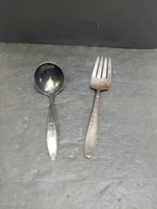 ❤️ 1847 Vintage Wm Rogers Silverplate Salad Fork and Spoon Serving Set - Picture 1 of 4