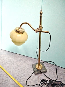 Lampada da tavolo fine 1800 Francia in ottone e vetro opalino con base in marmo - Picture 1 of 12