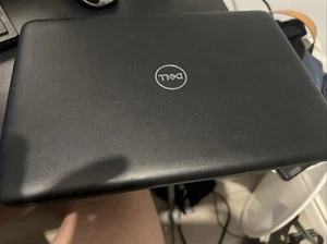 Dell Latitude 3190 Laptop PC Computer 11.6" Celeron Windows 10 4GB RAM 64GB SSD - Afbeelding 1 van 5
