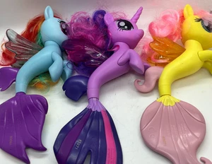 3 Hasbro My Little Pony Seapony Figuren Meerjungfrauenschwanz - Bild 1 von 15
