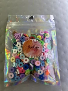 Bead confetti and string - Picture 1 of 3