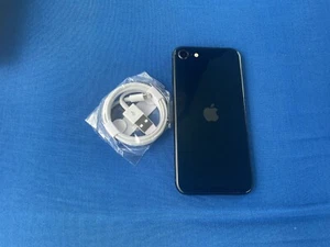 Factory Unlocked Apple iPhone SE 3rd Gen 64GB 5G , Battery life 95%Midnight Blue - Picture 1 of 3