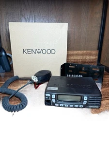 Kenwood TK-8360HU UHF FM Transceiver Mobile Radio W/ Mic, Bracket, & Box - Teste - Picture 1 of 7
