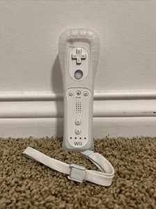 Nintendo RVL-003 Wii Remote Control - White - Picture 1 of 2