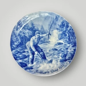 Royale Blue Winter China - Father's Day 1971 Collector Plate Christmas Gift Used - Picture 1 of 11