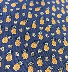 MARTHA VINEYARD VINES 👔❤️ NECKTIE TIE FREE SHIP 👔❤️ PINEAPPLE LOOMIS SAYLES - Picture 1 of 6
