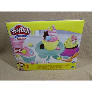 Play Doh Hasbro Kitchen Creations Confetti Cupcakes Playset New - Picture 1 of 7