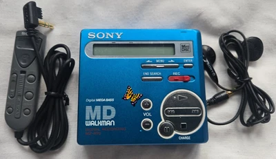 SONY MZ-R70 MINI DISC MD PLAYER WALKMAN PORTABLE RECORDER DIGITAL MEGA BASS (C7) - Image 1 of 4