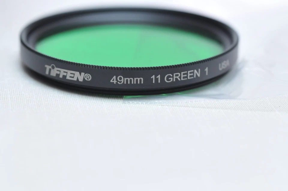 Tiffen 49mm Green 1 Lens Filter - Image 1 of 1