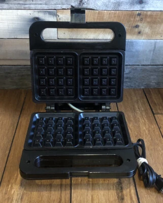 FABRICANTE DE GOFRES BELGA SALTON MODELO DE VACACIONES WM-4 NEGRO Delicioso De colección Funciona Foto 1 de 4